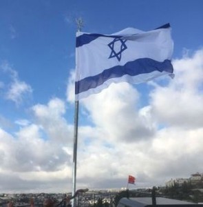 הוצב דגל ישראל בתצפית הר הזיתים
