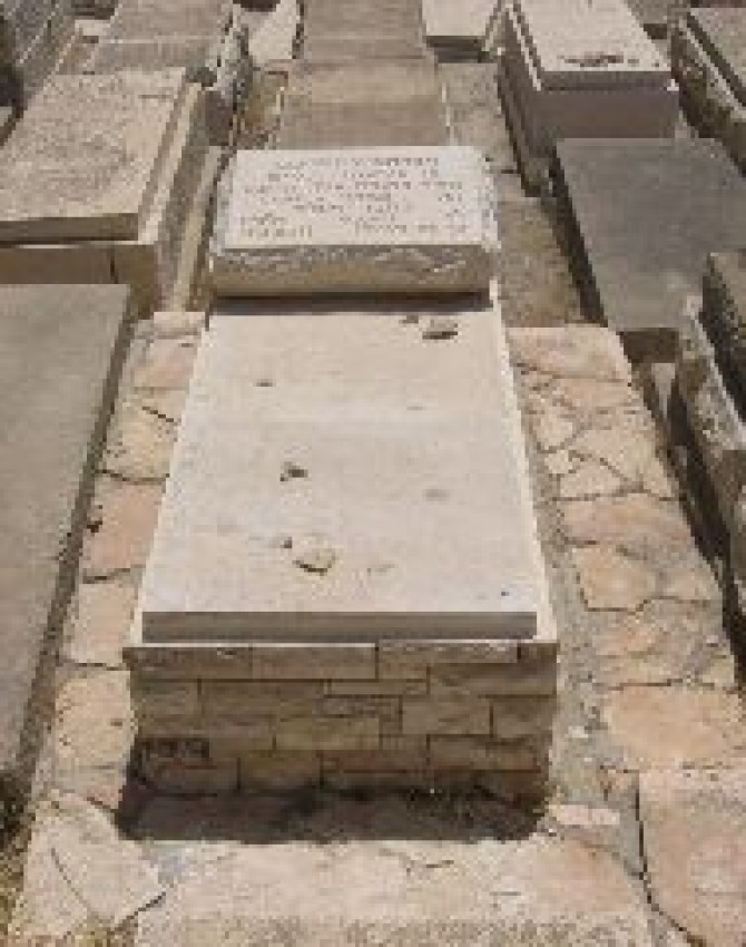 תמונת קבר אברהם בכר