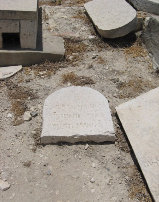 תמונת קבר מרדכי  לא ידוע
