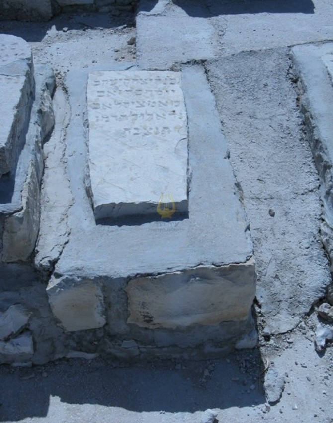 תמונת קבר בעריל דוד לא ידוע